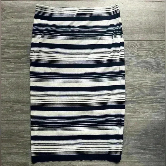 Lauren Ralph Lauren Blue Cream Striped Pencil Skirt Stretch Size L Career Work - Picture 2 of 7